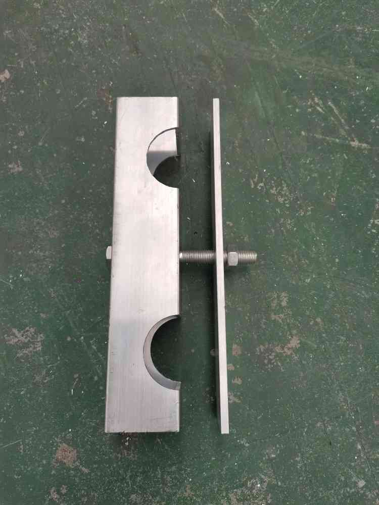 quick stage leg clamp for 2 legs