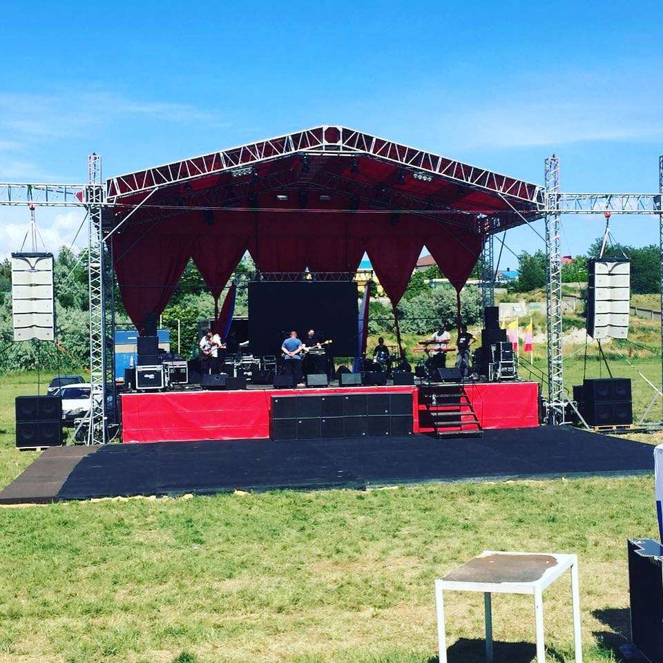 Outdoor Concert Event Stage Curved A Roof Trusses with Lift for Sale
